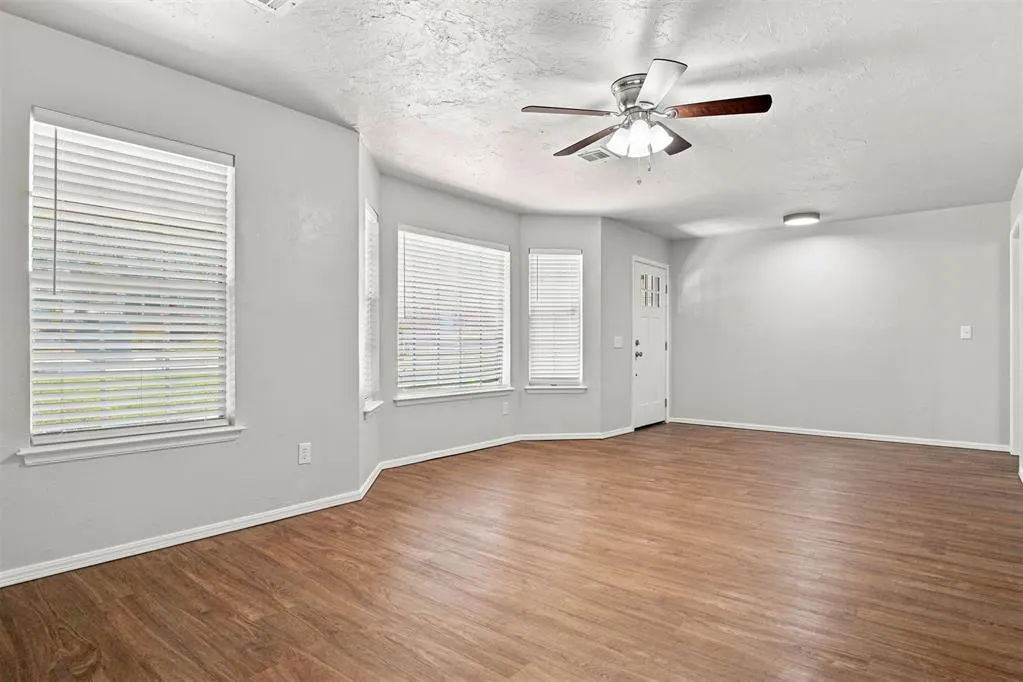 Photo 8 — 5517 Timber Lane, Oklahoma City, OK 73111