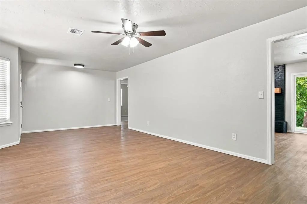 Photo 10 — 5517 Timber Lane, Oklahoma City, OK 73111