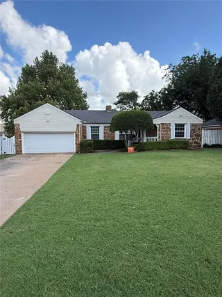 Sold home at 1827 Coventry Lane