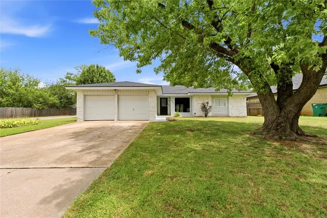 Photo 3 — 8029 NW 89th Street, Oklahoma City, OK 73132