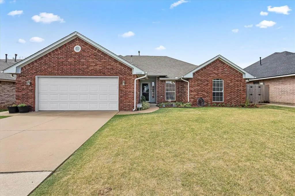 Photo 2 — 10308 Aberdeen Drive, Yukon, OK 73099