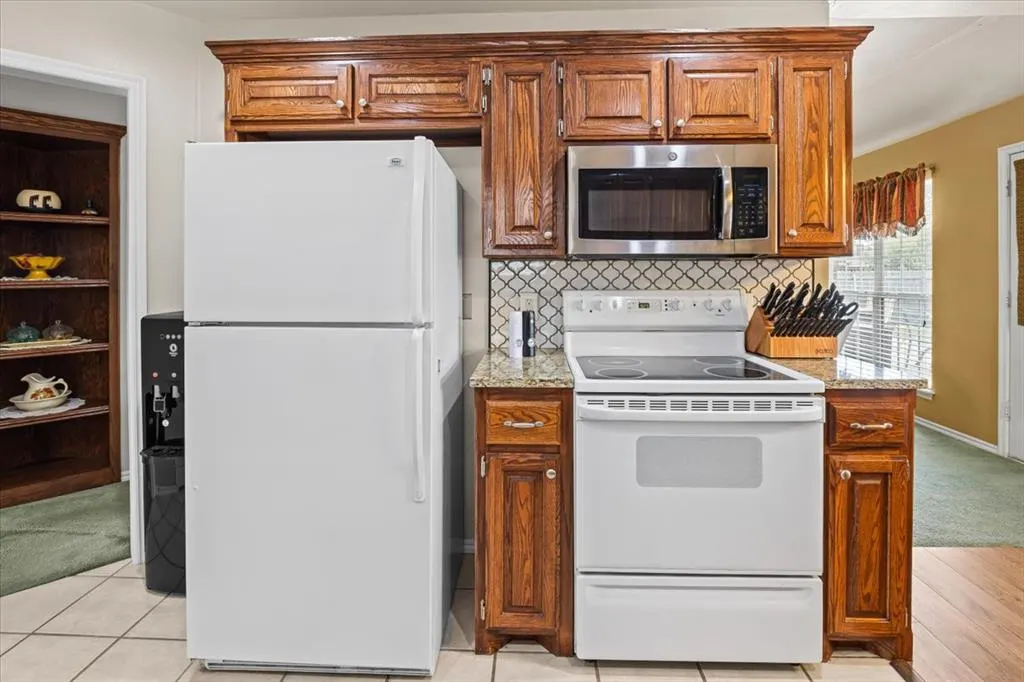 Photo 11 — 10308 Aberdeen Drive, Yukon, OK 73099