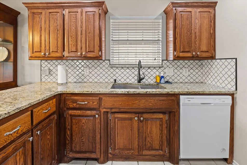 Photo 12 — 10308 Aberdeen Drive, Yukon, OK 73099