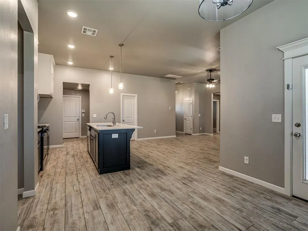 Photo 8 — 4300 N Westway Avenue, Oklahoma City, OK 73179