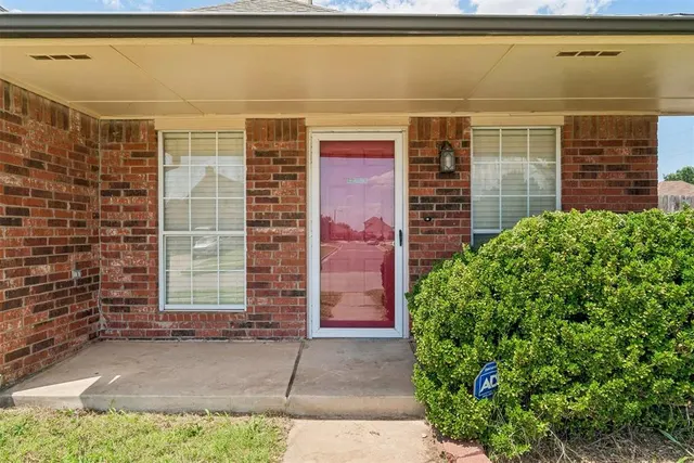 Photo 5 — 1001 SW 24th Street, Moore, OK 73170