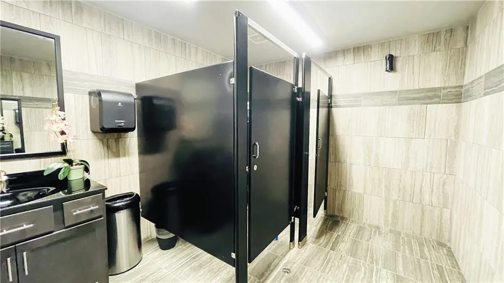 Photo 9 — 1601 Greenbriar Place 6, Oklahoma City, OK 73159
