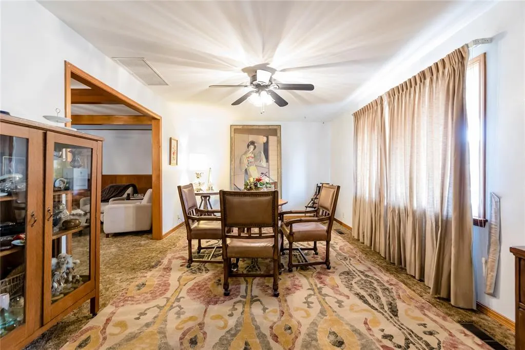 Photo 3 — 1500 Redstone Drive, Clinton, OK 73601