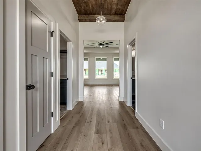 Photo 4 — 2229 W Cole Drive, Mustang, OK 73064