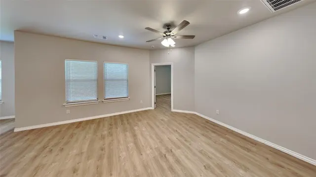Photo 4 — 6904 Labelle Drive, Warr Acres, OK 73132