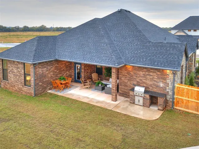 Photo 6 — 16100 Catalonia Place, Oklahoma City, OK 73170