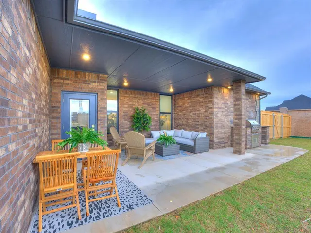 Photo 7 — 16100 Catalonia Place, Oklahoma City, OK 73170