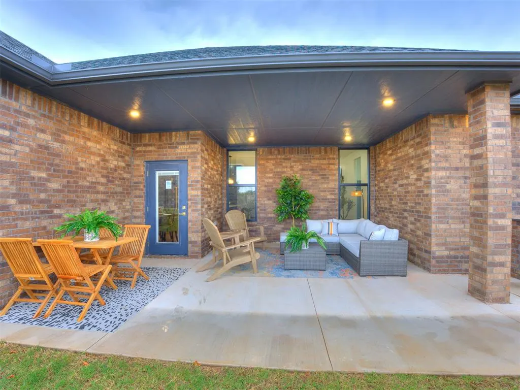 Photo 8 — 16100 Catalonia Place, Oklahoma City, OK 73170