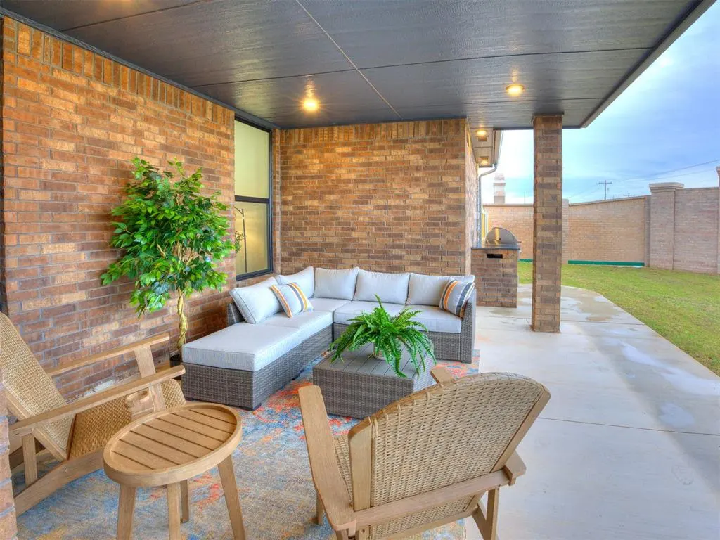 Photo 9 — 16100 Catalonia Place, Oklahoma City, OK 73170