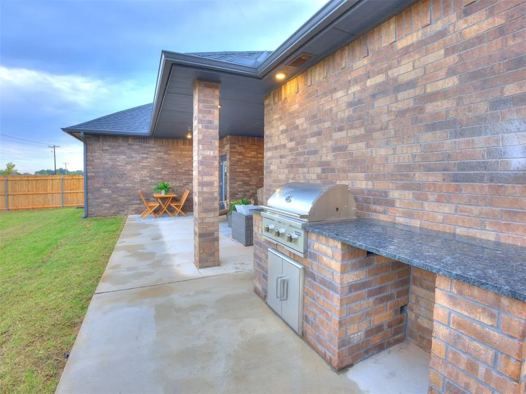 Photo 10 — 16100 Catalonia Place, Oklahoma City, OK 73170