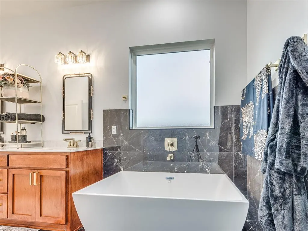 Photo 32 — 16100 Catalonia Place, Oklahoma City, OK 73170