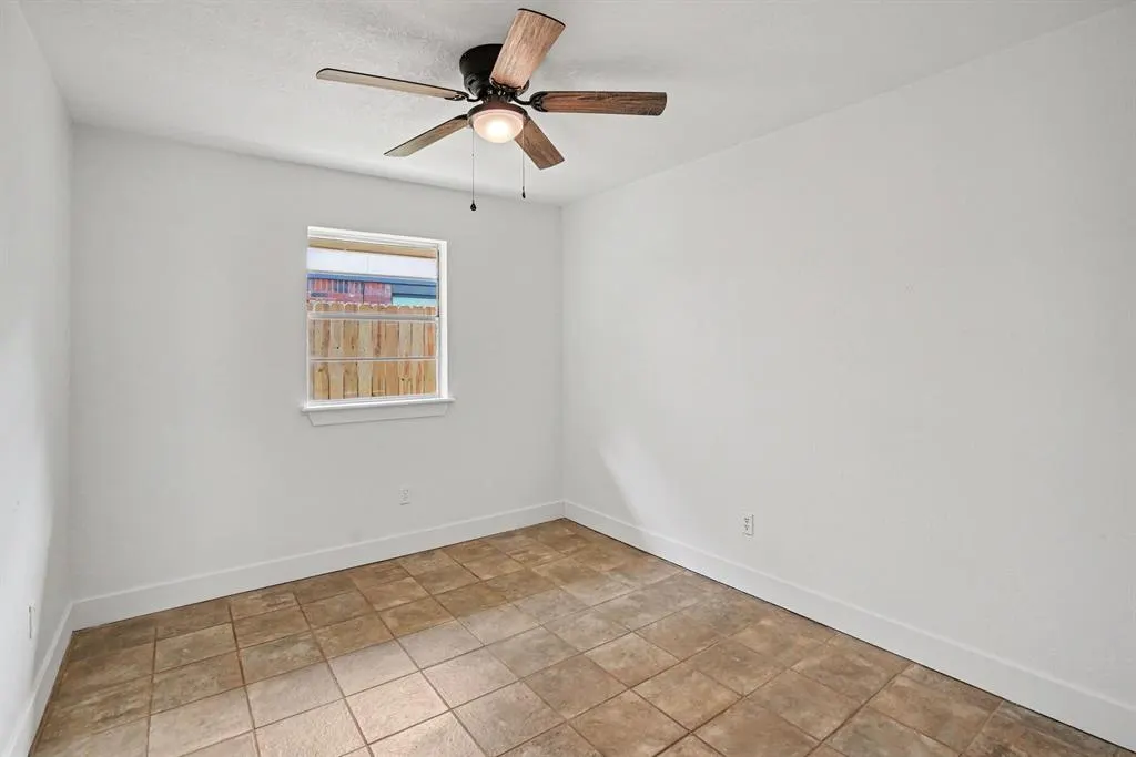 Photo 14 — 5204 Coble Street, Oklahoma City, OK 73135