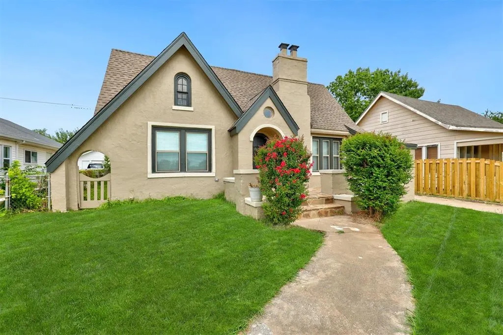 Front exterior — 1608 N Broadway Avenue, Shawnee, OK 74804