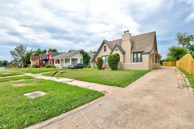 Photo 5 — 1608 N Broadway Avenue, Shawnee, OK 74804