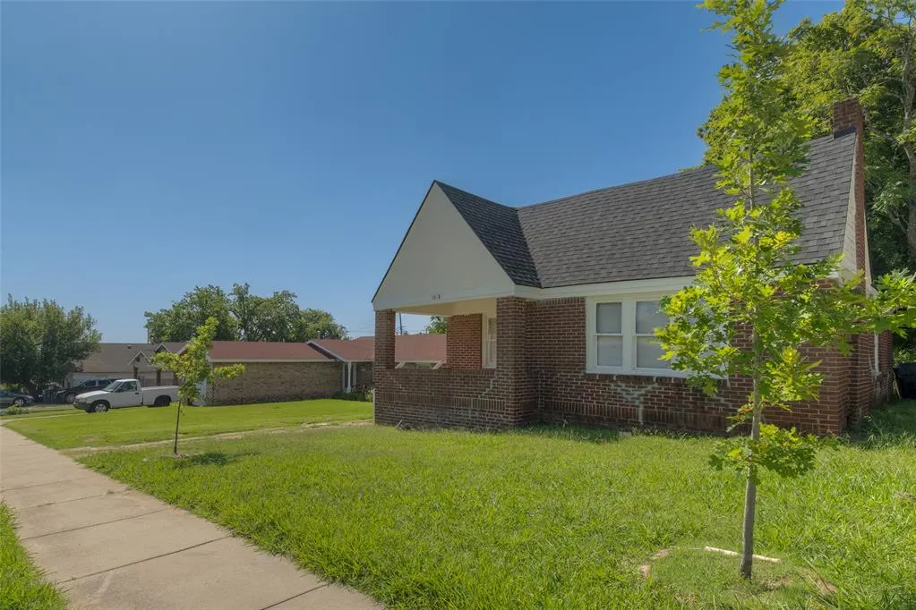 Front exterior — 1618 NE 11th Street, Oklahoma City, OK 73117