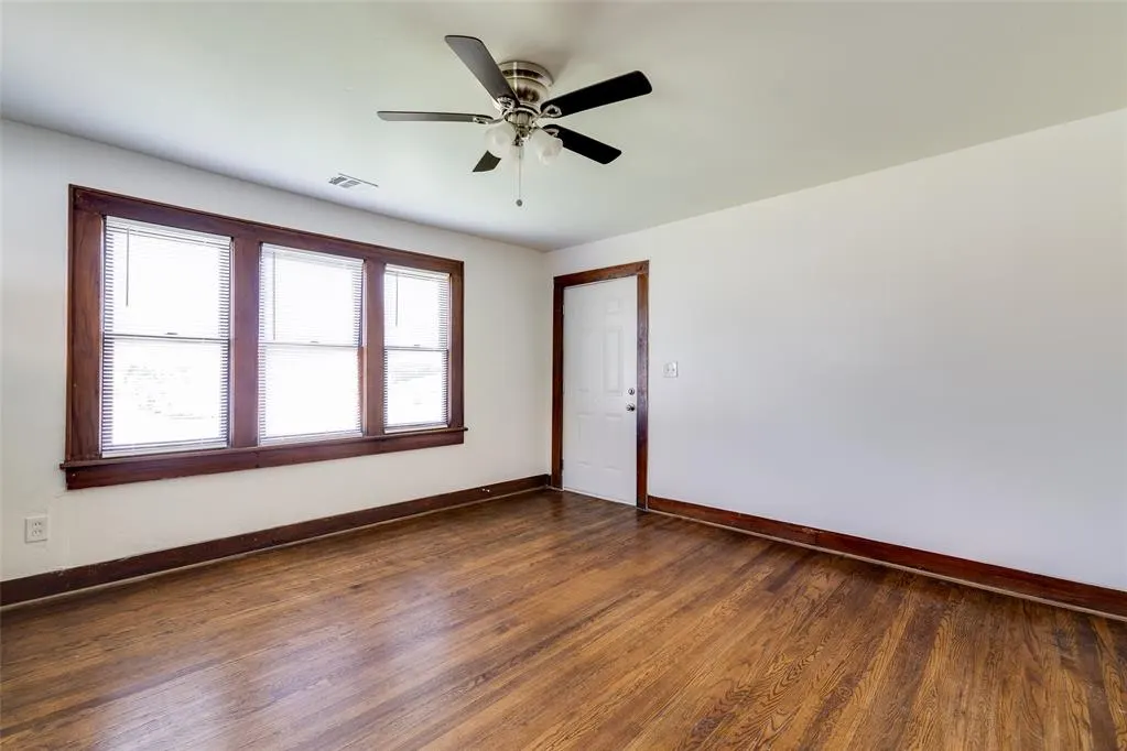 Photo 7 — 1618 NE 11th Street, Oklahoma City, OK 73117