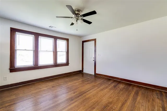 Photo 7 — 1618 NE 11th Street, Oklahoma City, OK 73117