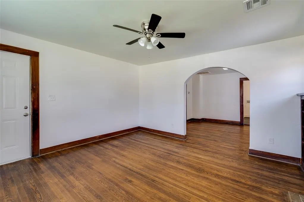 Photo 9 — 1618 NE 11th Street, Oklahoma City, OK 73117