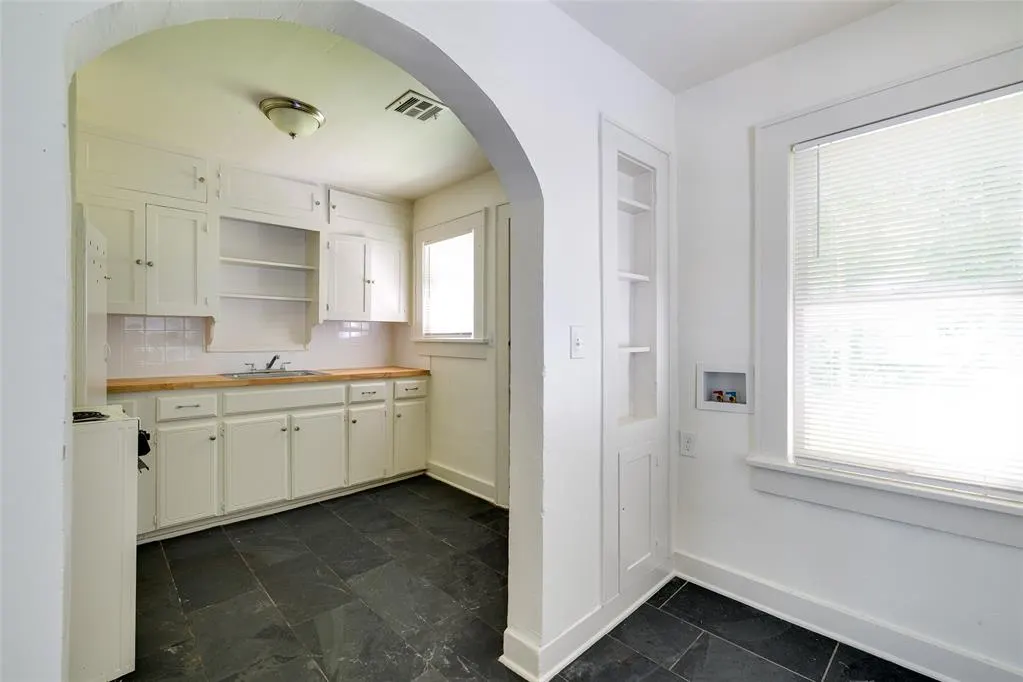 Photo 16 — 1618 NE 11th Street, Oklahoma City, OK 73117