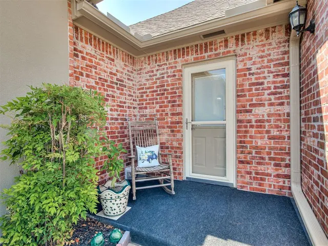 Photo 3 — 11104 Shoreside Drive, Oklahoma City, OK 73170
