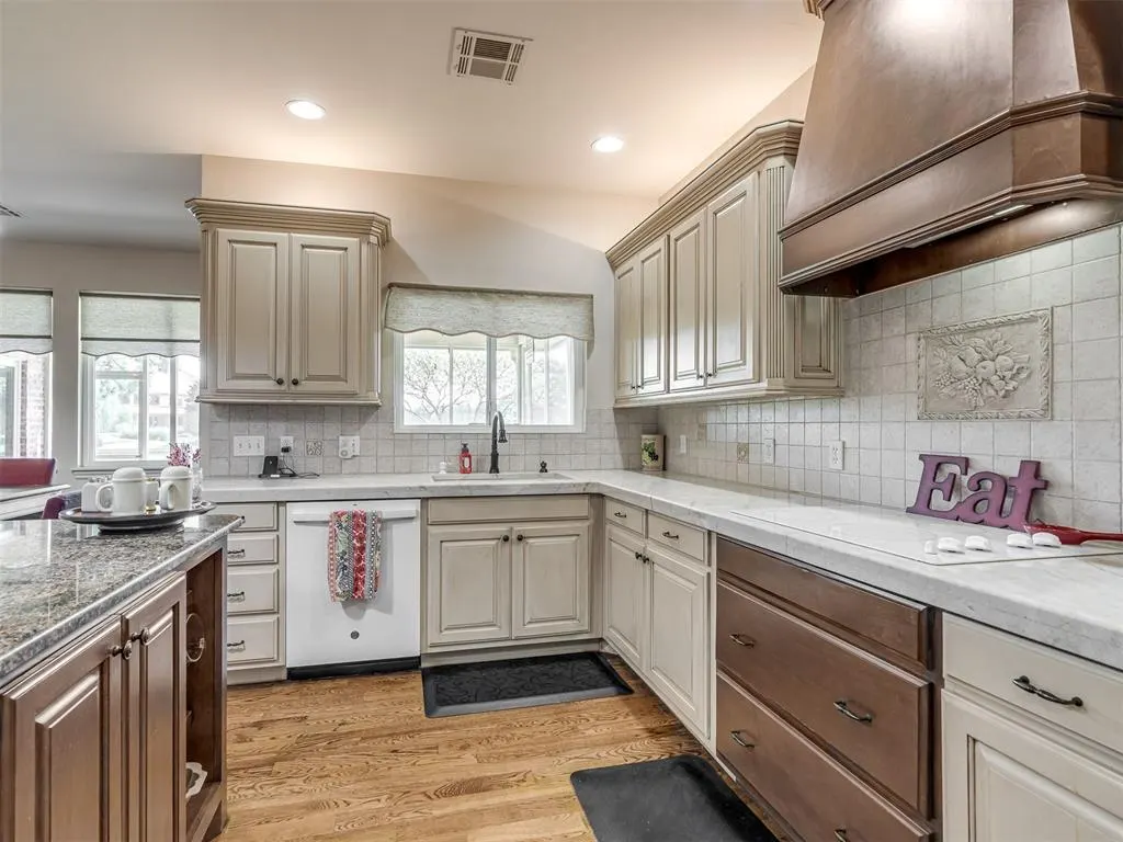 Photo 11 — 11104 Shoreside Drive, Oklahoma City, OK 73170