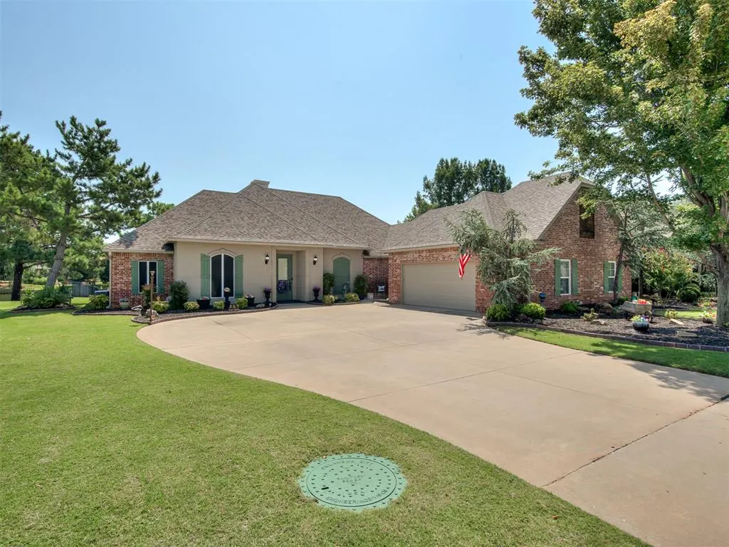 Photo 2 — 11104 Shoreside Drive, Oklahoma City, OK 73170