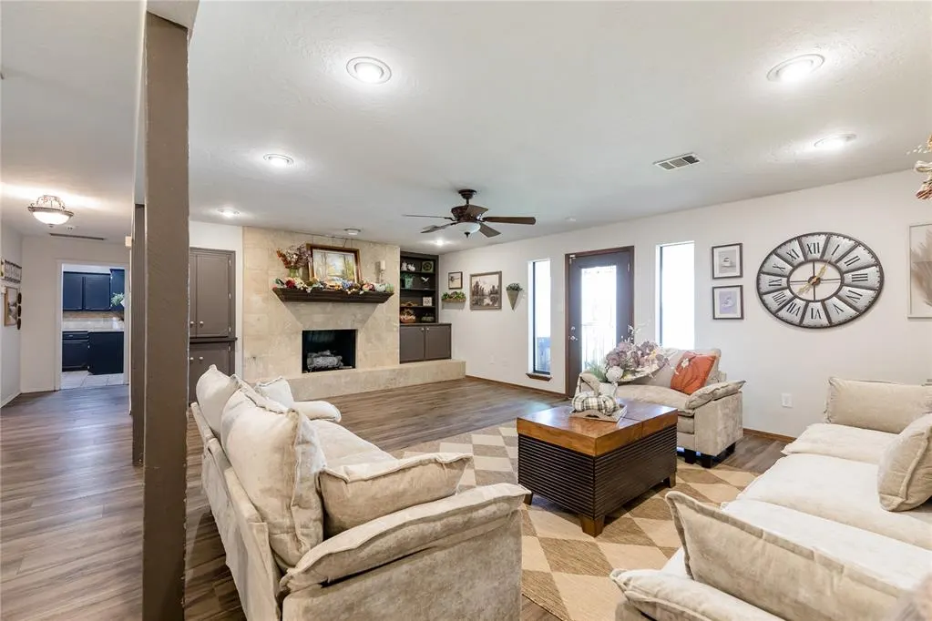 Photo 6 — 909 Jami Lane, Elk City, OK 73644