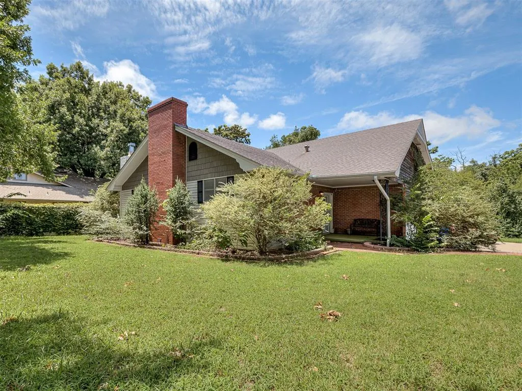 Photo 2 — 2616 Walnut Road, Norman, OK 73072