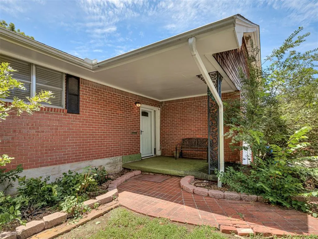 Photo 3 — 2616 Walnut Road, Norman, OK 73072