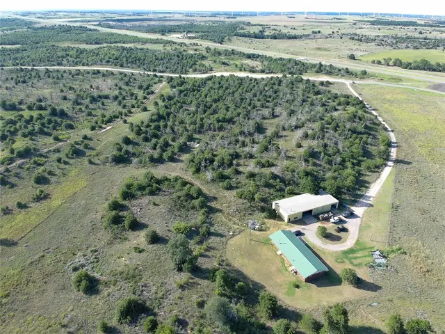 Photo 3 — 234884 E 660 Road, Canton, OK 73724