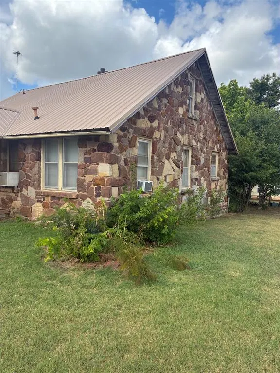 Photo 2 — 701 S 15th Street, Duncan, OK 73533
