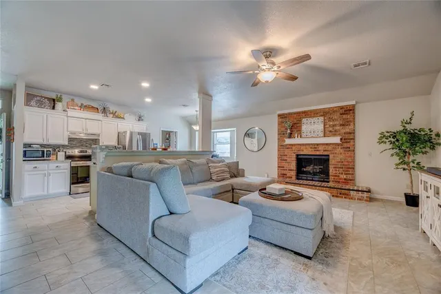 Photo 6 — 2057 Rising Hill Drive, Norman, OK 73071