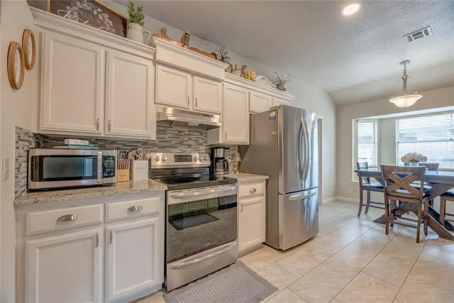 Photo 8 — 2057 Rising Hill Drive, Norman, OK 73071