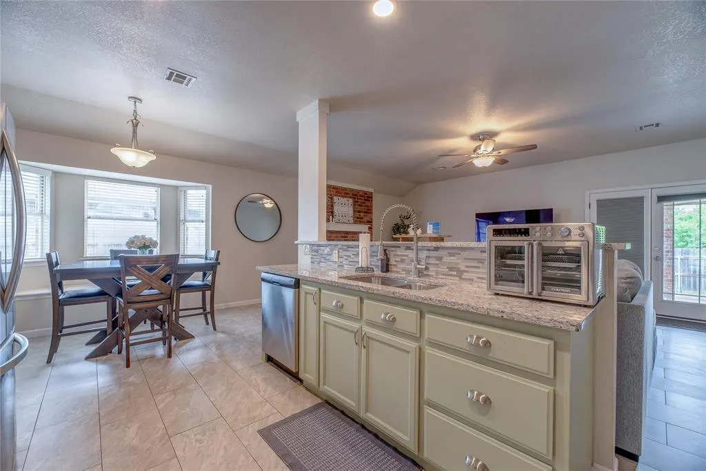 Photo 9 — 2057 Rising Hill Drive, Norman, OK 73071