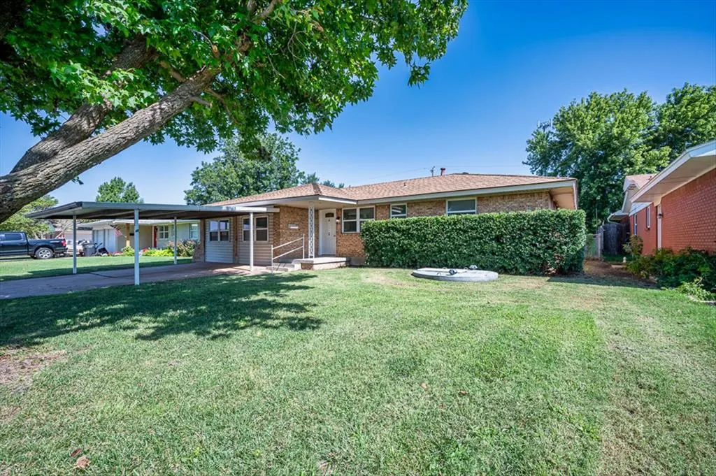 Photo 4 — 125 SW 6th Street, Moore, OK 73160