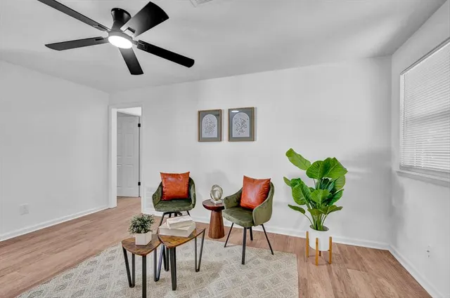 Photo 8 — 125 SW 6th Street, Moore, OK 73160