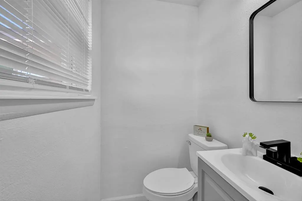 Photo 27 — 125 SW 6th Street, Moore, OK 73160