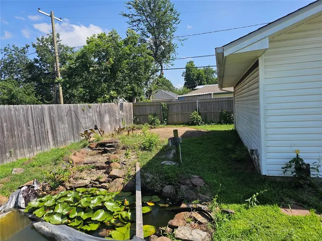 Photo 3 — 125 W Midland Street, Shawnee, OK 74804