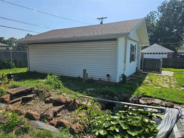 Photo 4 — 125 W Midland Street, Shawnee, OK 74804