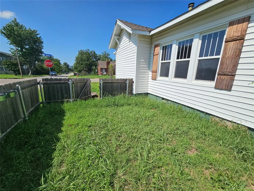 Photo 27 — 125 W Midland Street, Shawnee, OK 74804