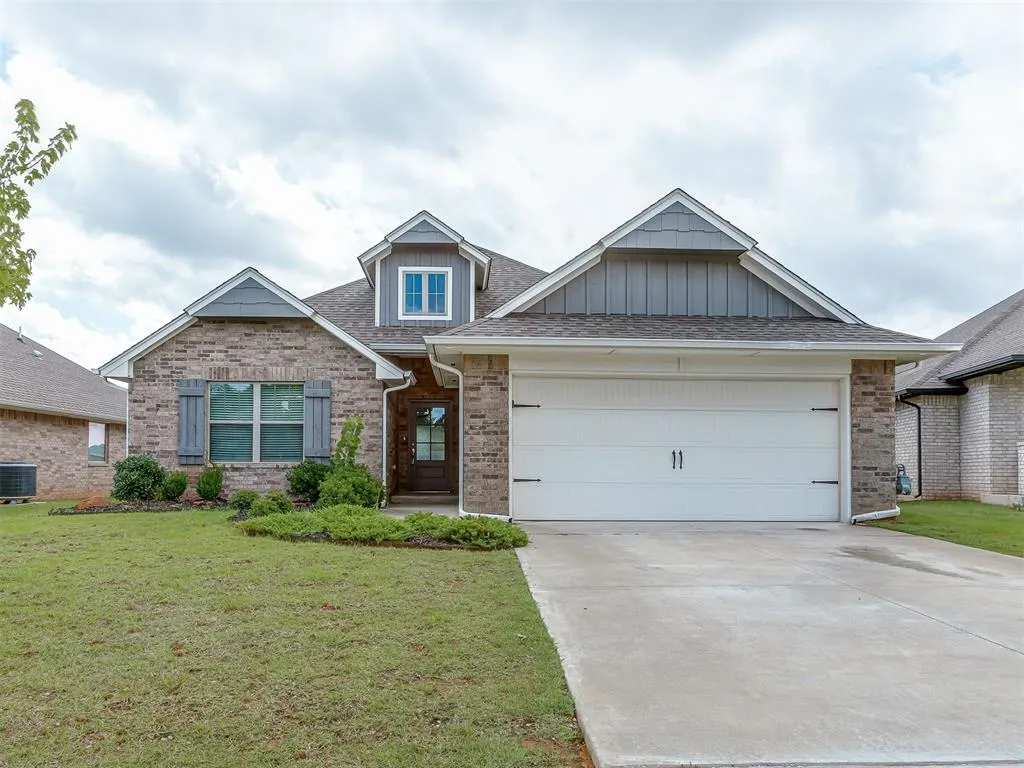 Photo 2 — 8300 Lambert Way, Edmond, OK 73034