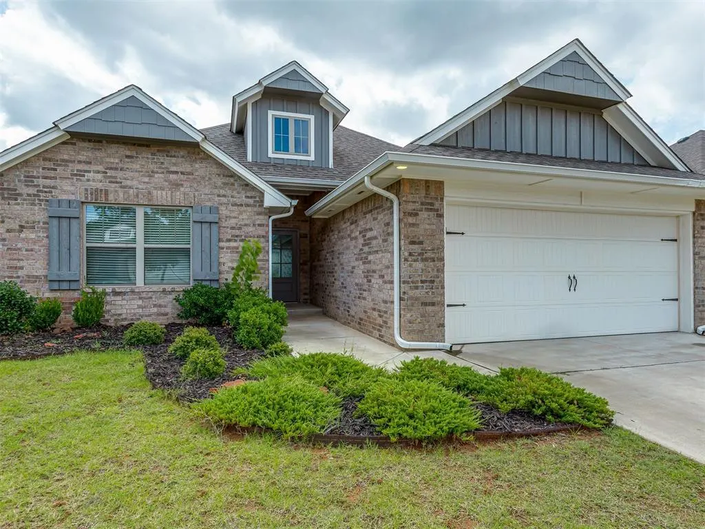 Photo 3 — 8300 Lambert Way, Edmond, OK 73034