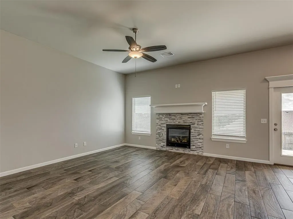Photo 5 — 8300 Lambert Way, Edmond, OK 73034
