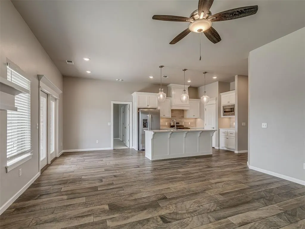 Photo 6 — 8300 Lambert Way, Edmond, OK 73034