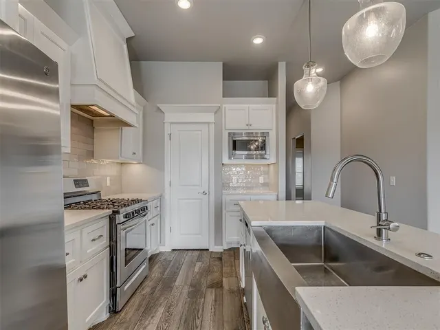 Photo 8 — 8300 Lambert Way, Edmond, OK 73034