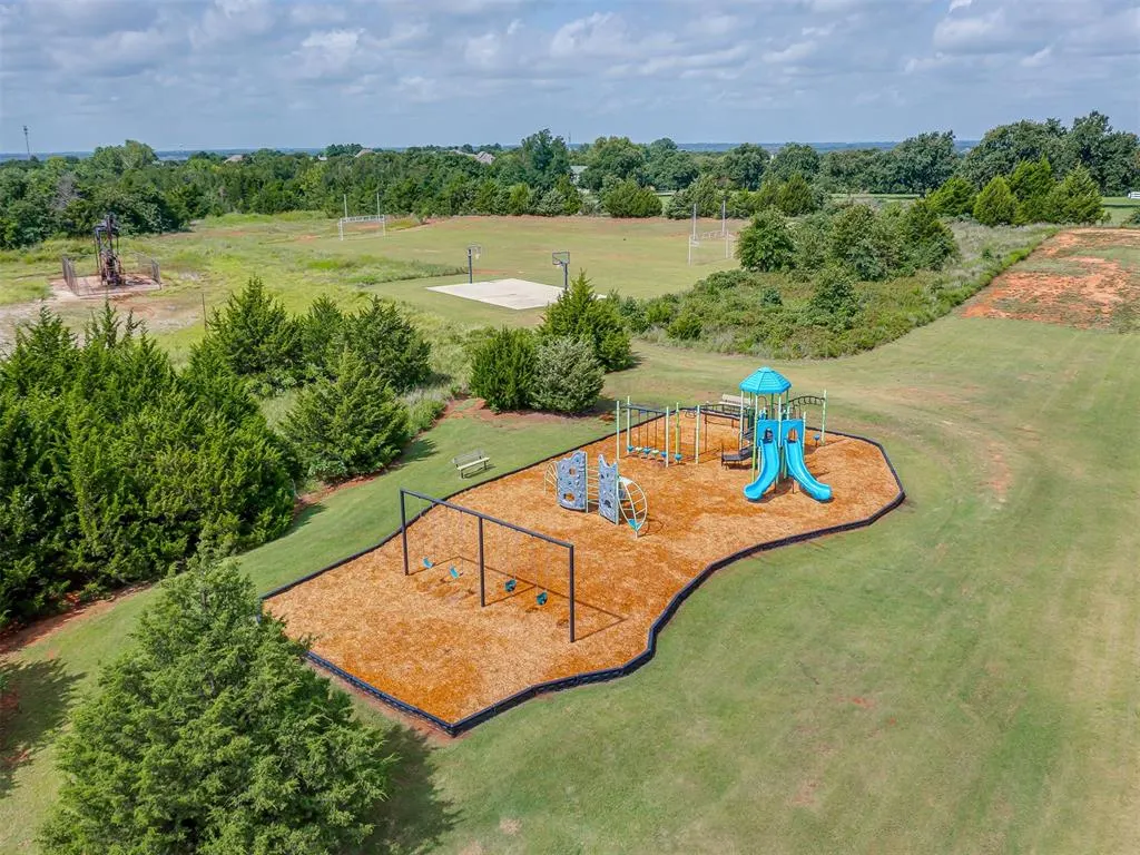 Photo 25 — 8300 Lambert Way, Edmond, OK 73034